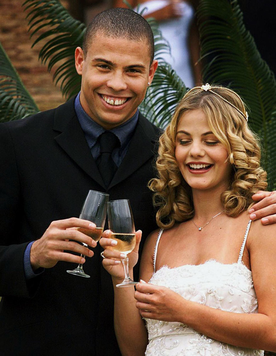 1999-1224-Ronaldo-wife-Milene-Domingues.jpg